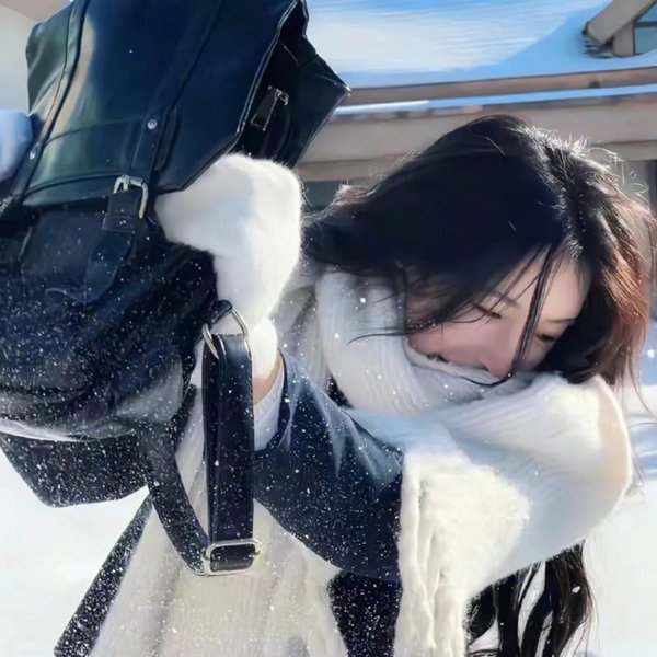 劳拉·马尔斯的眼睛